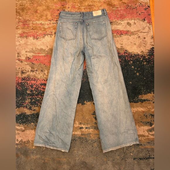 BDG Light Blue Boyfriend Jeans with Distressed Details - Picture 4 of 4